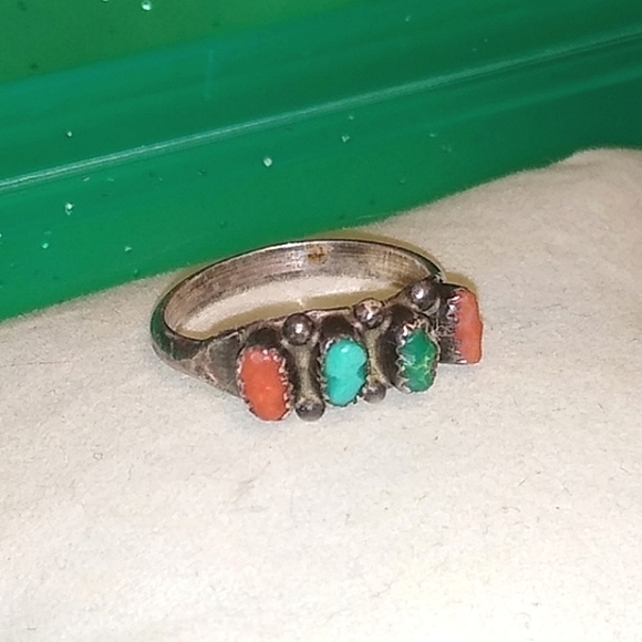 Turquoise Native American Vintage Ring - Picture 7 of 7